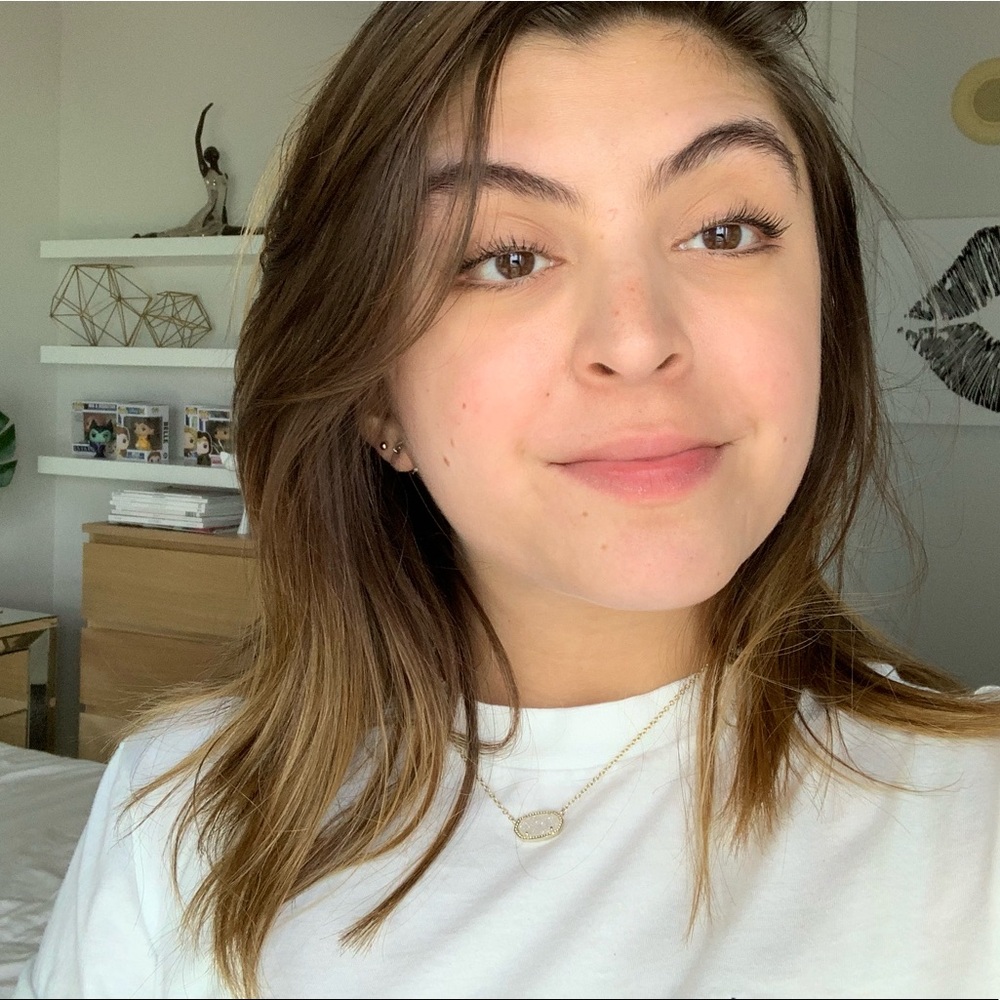 Kendra Scott gold necklace